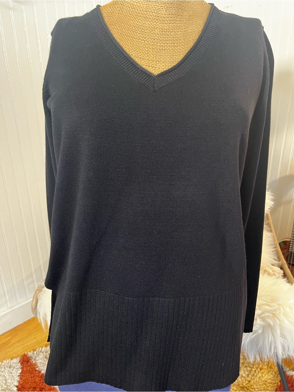 Cable & Gauge Black V-Neck Women's Sweater